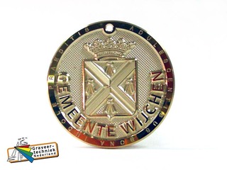 Messing graveren, letters omhoog, verheven